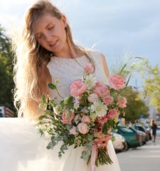 Розовые свадебные букеты