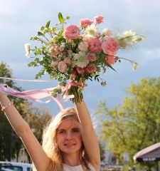 Розовые свадебные букеты