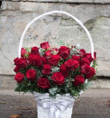 Корзина с цветами 55 роз