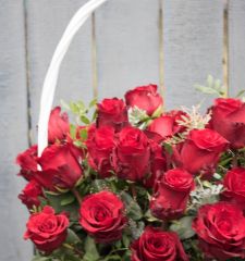 Корзина с цветами 55 роз