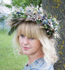 Венок из живых цветов