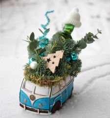 Машинка с елкой