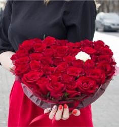 Сердце из роз "С любовью..."