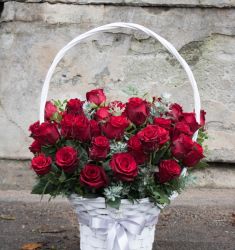 Корзина с цветами 55 роз