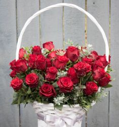 Корзина с цветами 55 роз
