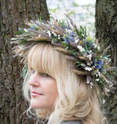 Венок из живых цветов