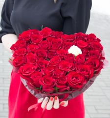 Сердце из роз "С любовью..."